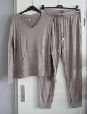 Huispak beige  merk hema  trui maat m