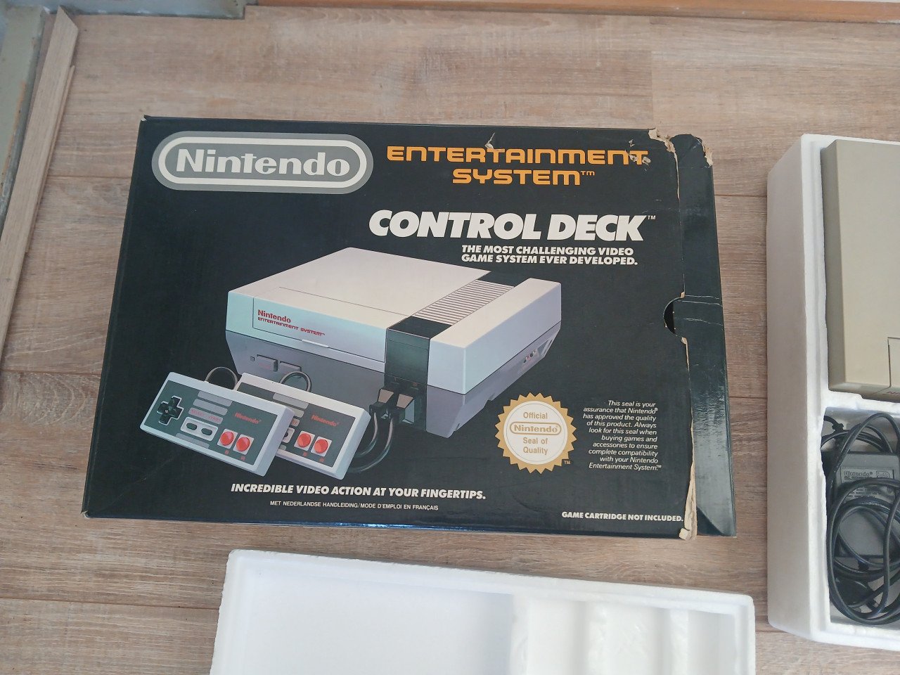 Nintendo nes control deck boxed