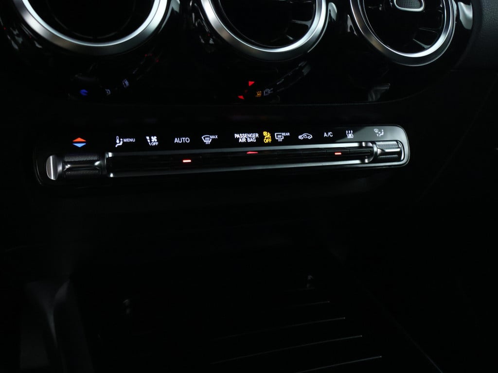 Mercedes-Benz Gla-klasse 250 e business solution luxury line apple carplay 