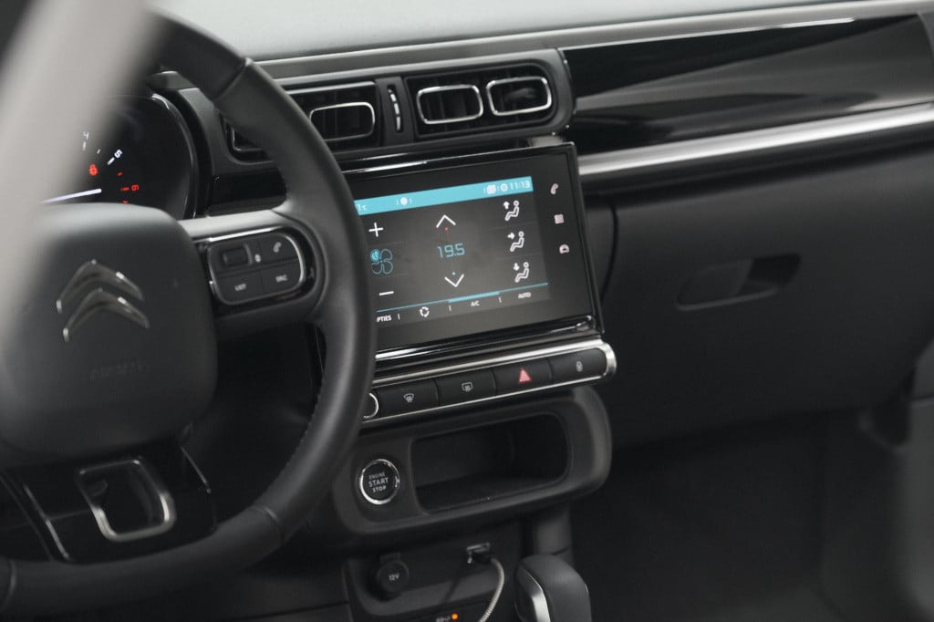 Citroen C3 puretech 110 eat6 max | camera | parkeersensoren | navigatie | a