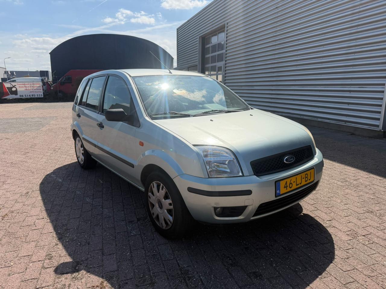 Ford fusion bj 2003  1400 euro
