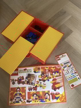 Lego opbergbak gevuld