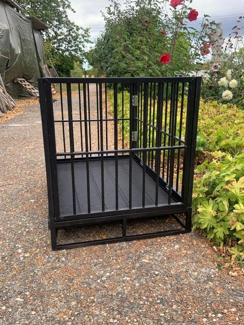 Te koop; stalen puppy bench  kennel