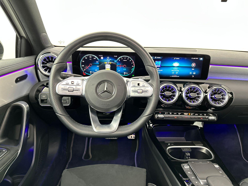 Mercedes-Benz A-Klasse 250 e amg pano sfeer camera night pakket