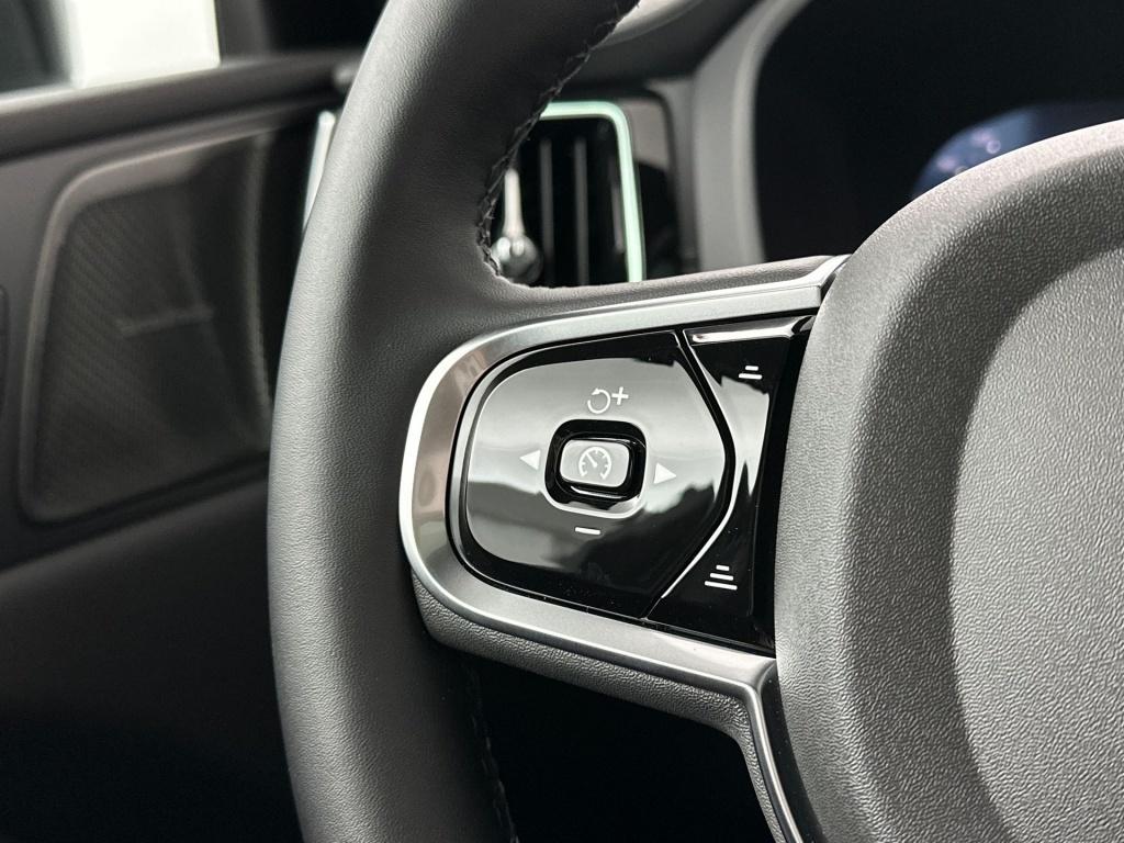 Volvo XC60 t6 398pk recharge ultra black edition| luchtvering| pano| 360cam