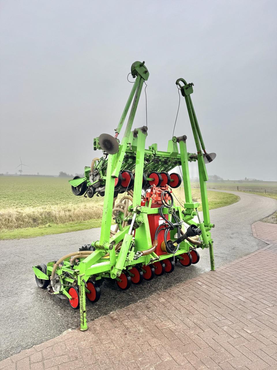 Vicon pneumatische uien zaaimachine 3x1,50 (5 rij per bed)