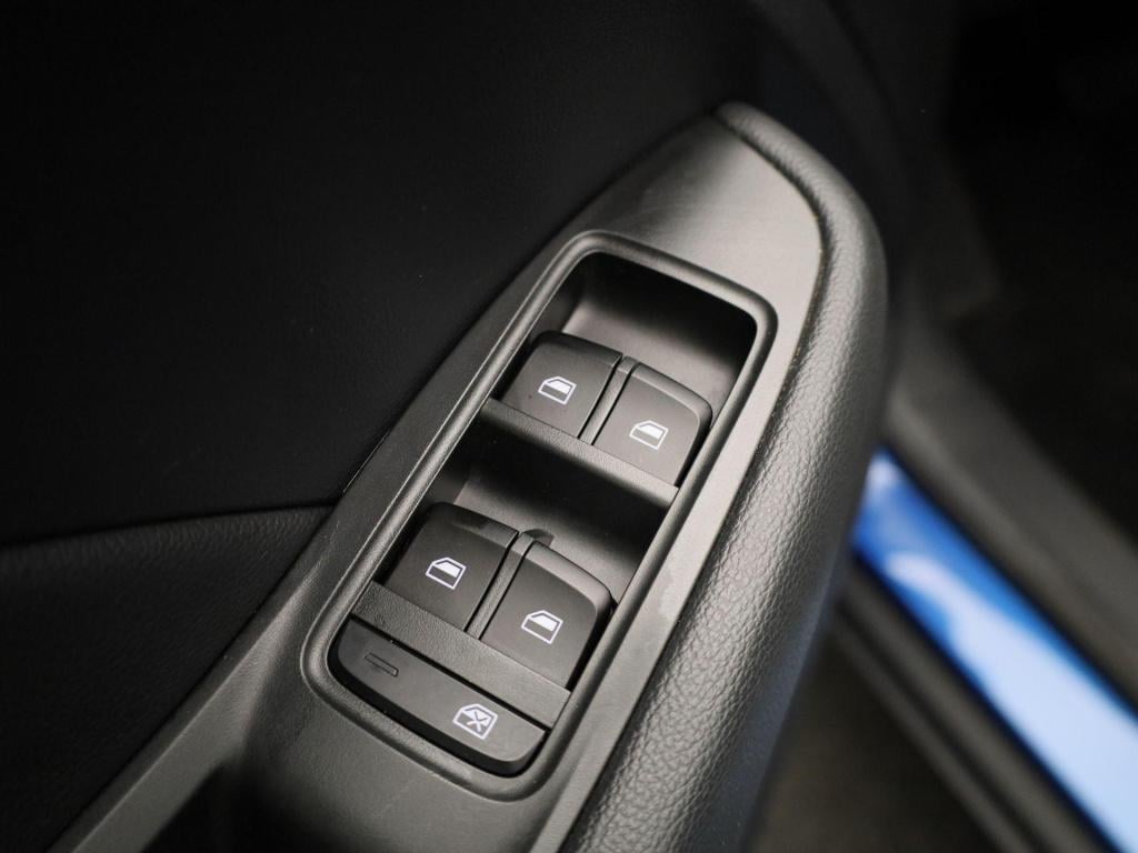 MG Zs Ev luxury 45 kwh | leder | panoramadak | carplay | stoelverwarming | 