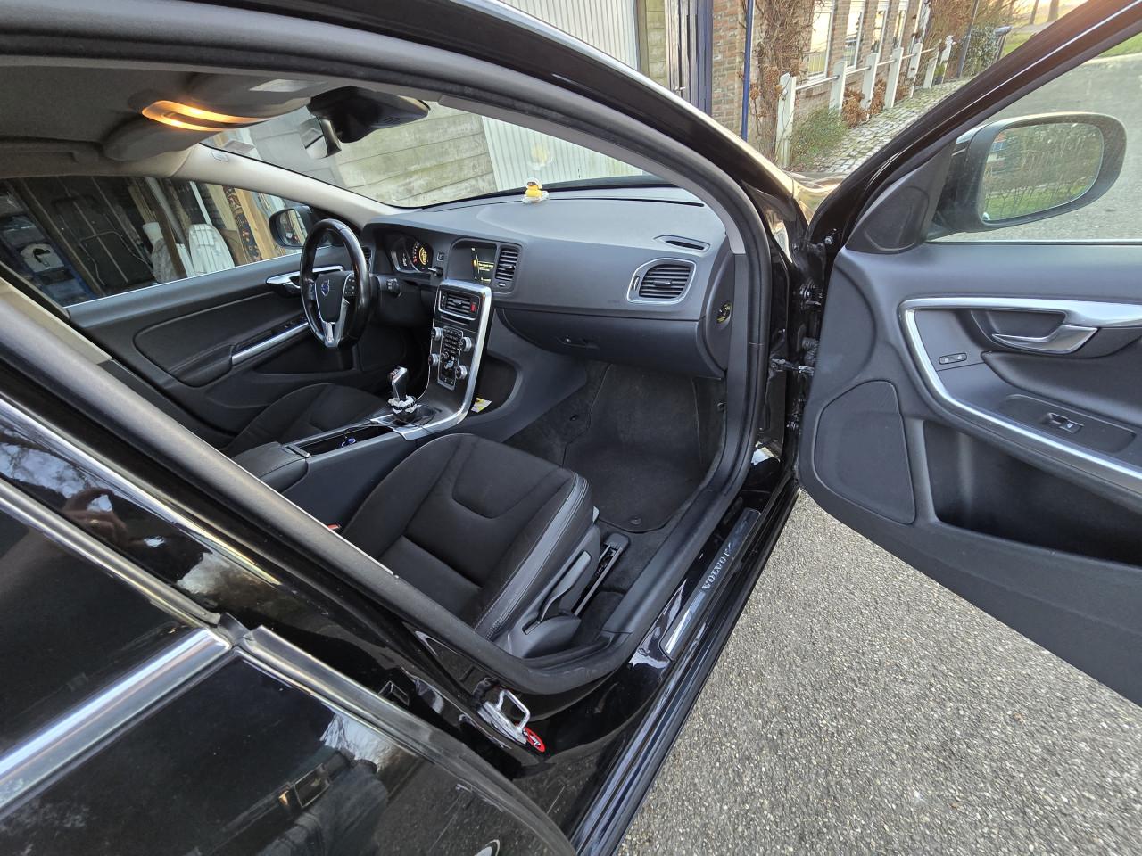 Volvo V60 D4 2015