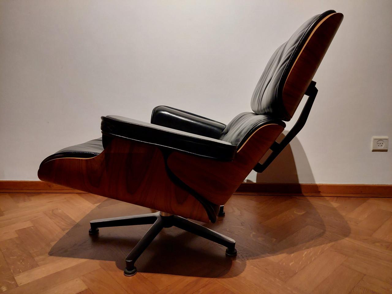 Eames Chaire en Ottoman, het merk is geen vitra