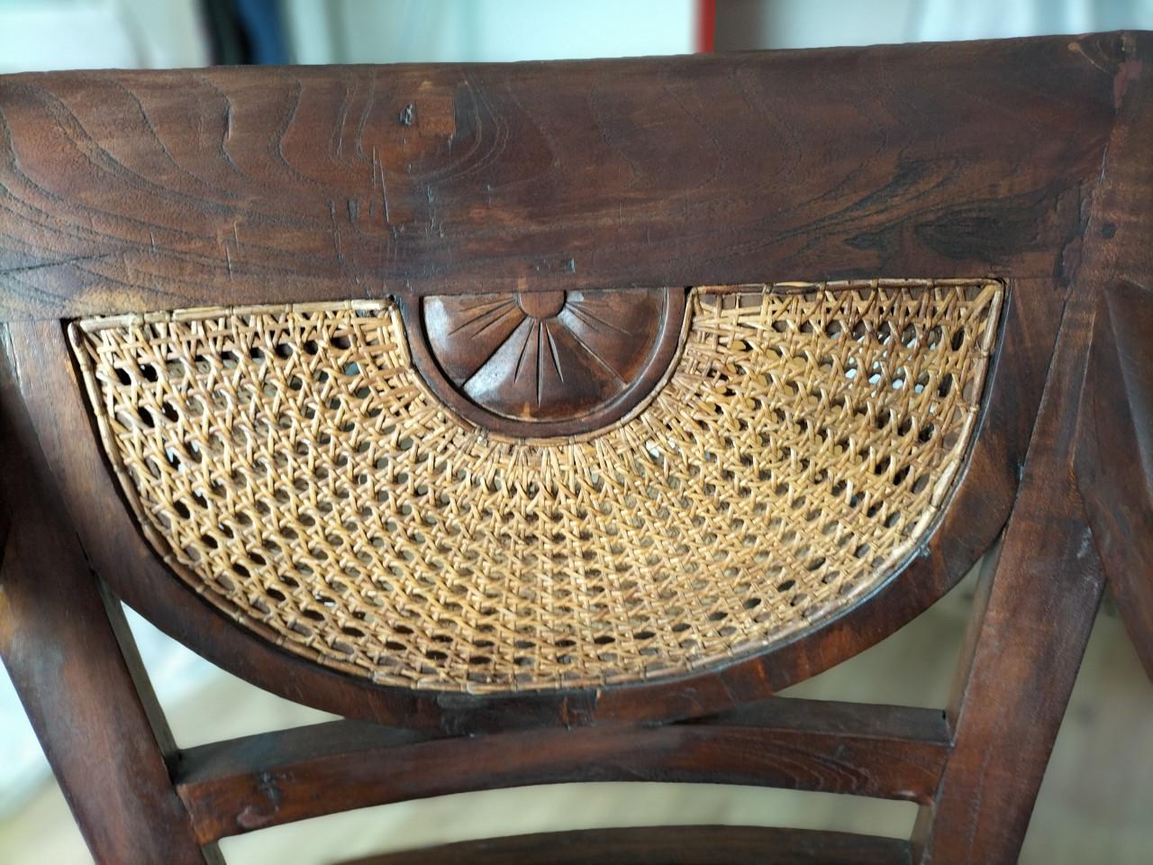 Te koop: 2 leuke Spaans uitziende stoelen