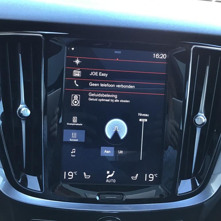 Volvo V60 t8 390pk awd r-design| full options ! trekhaak