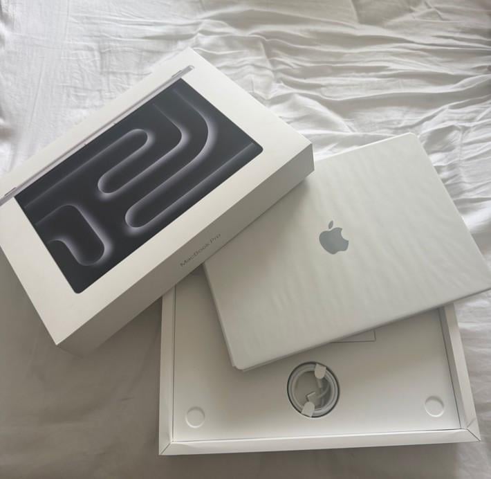 Apple MacBook Pro 16-inch (2026) M5 Pro-48GB-1TB Silver