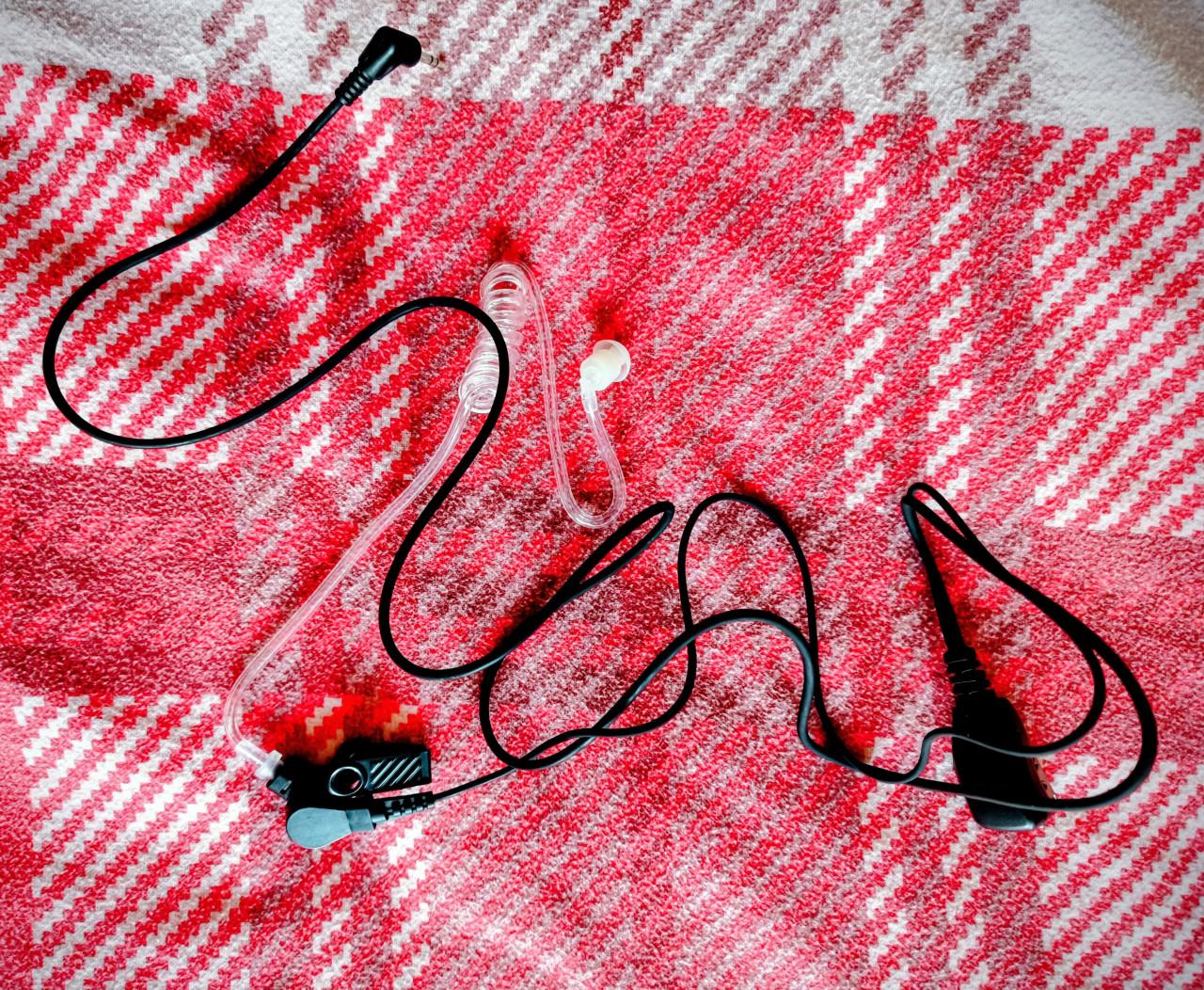 Te koop aangeboden Motorola T 82 Extreme portoset.