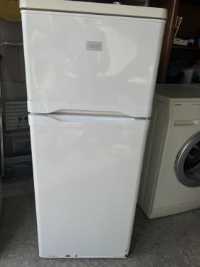 Koel vries combinatie 120x50 cm. Klasse A+ schone koelkast en vriezer