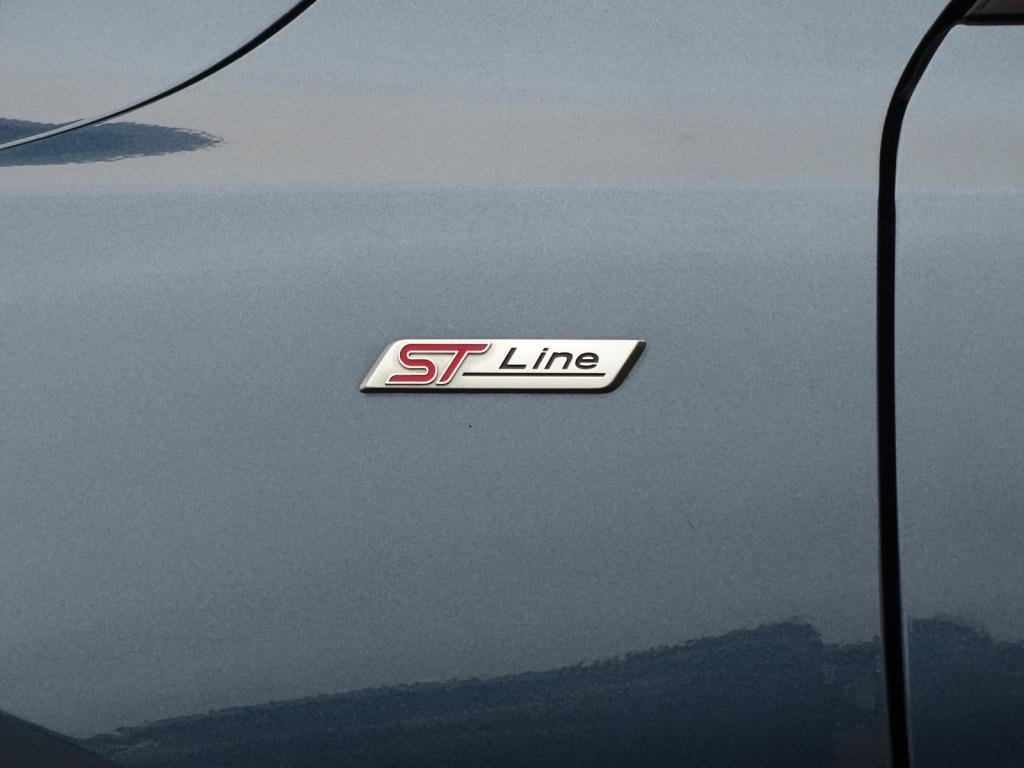 Ford Focus wagon 1.0 ecoboost st line business | led | camera | apple carpl