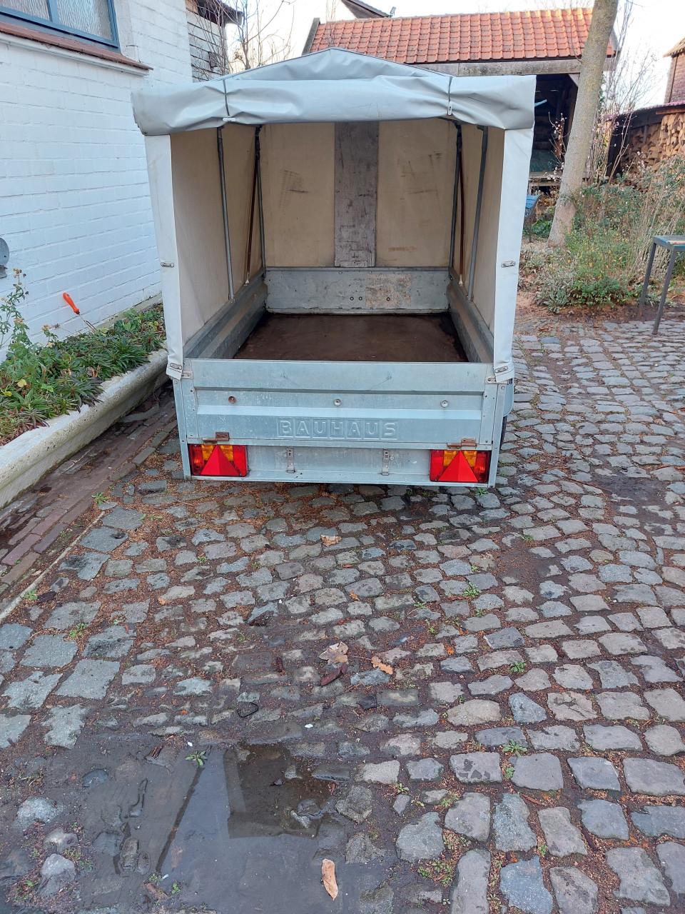 Aanhangwagen met huif