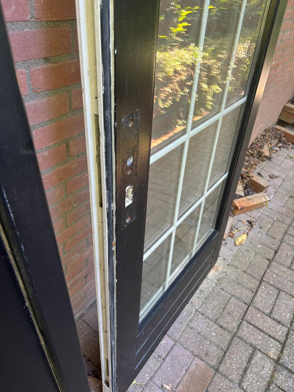 Hardhouten tuindeuren als nieuw met dubbelglas