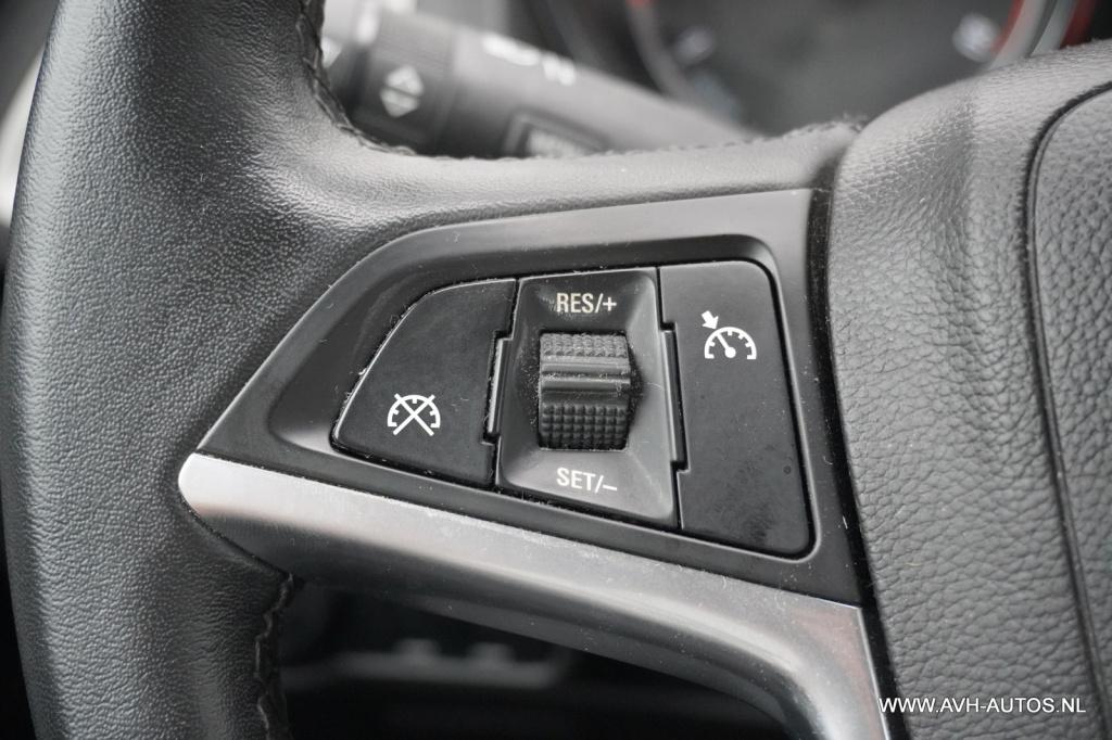 Opel Astra 1.4 turbo edition