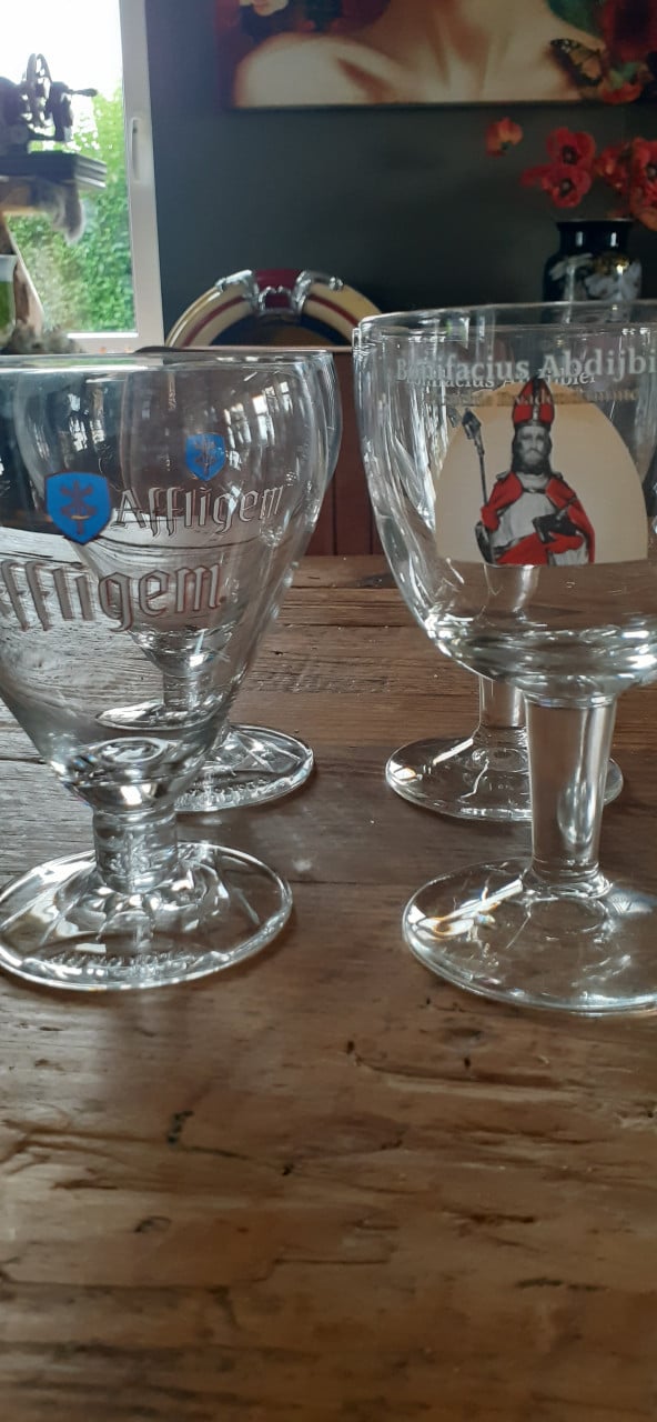 4 bierglazen