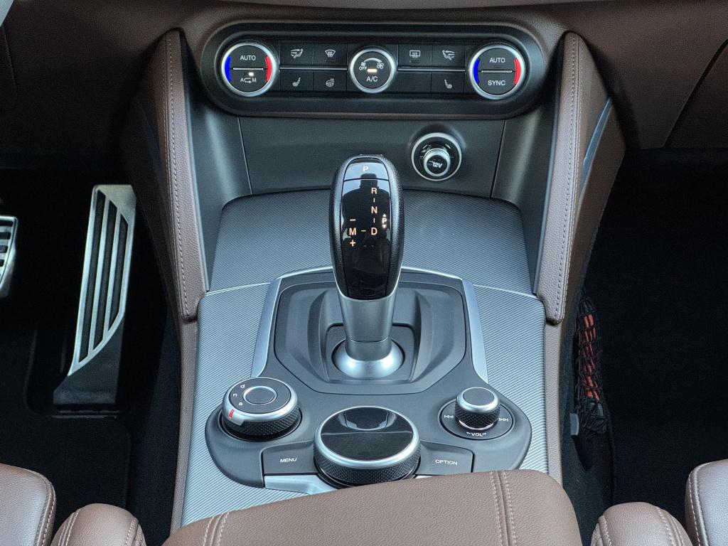 Alfa Romeo Stelvio 2.0 t awd super veloce interieur nl-auto + afneembare tr