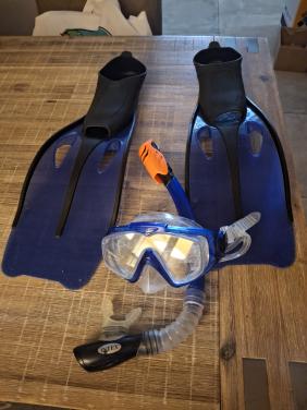 Snorkel met zwemvliezen