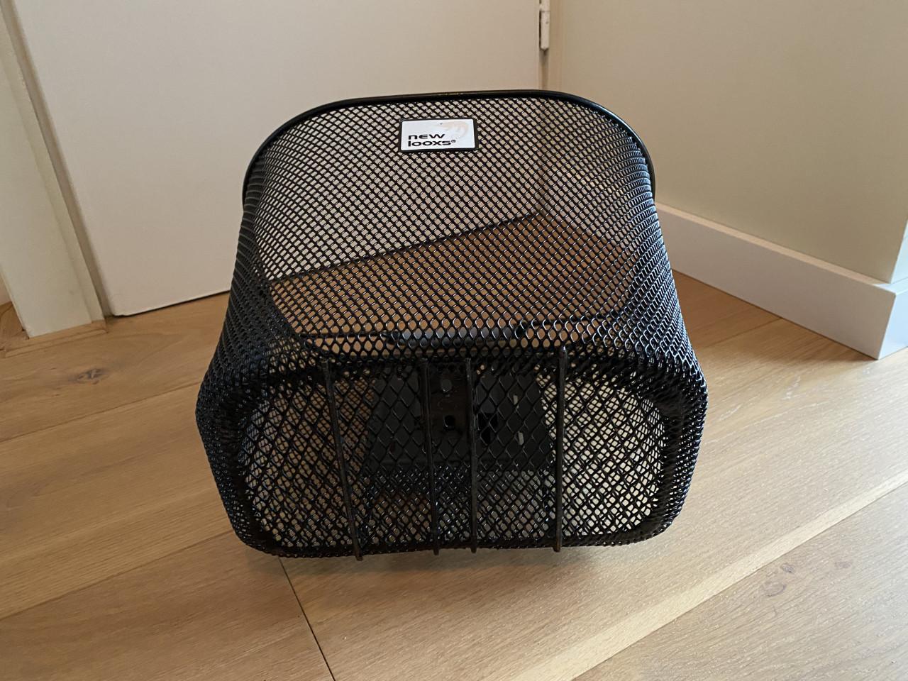 New Looks | fietsmand met bevestiging | zwart