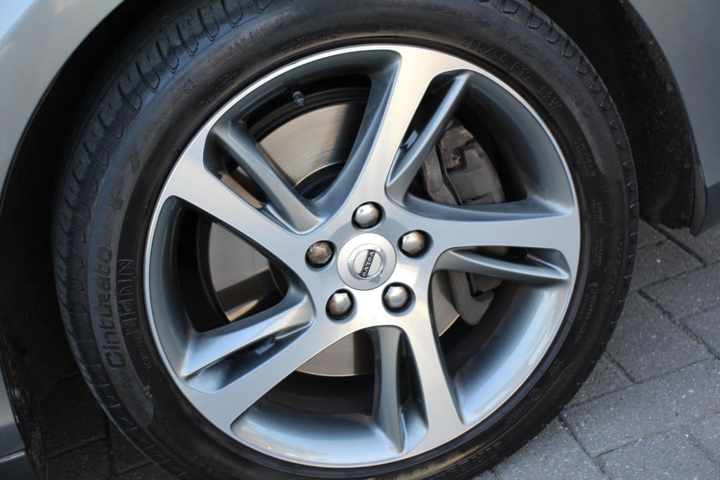 Volvo V40 1.5 t2 momentum automaat - actieprijs: €17.735,- t/m 20 augustus!