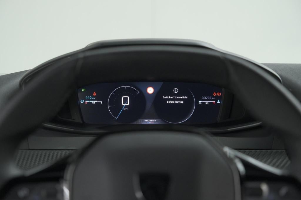 Peugeot 2008 puretech 100 allure | camera | navigatie | parkeersensoren | a