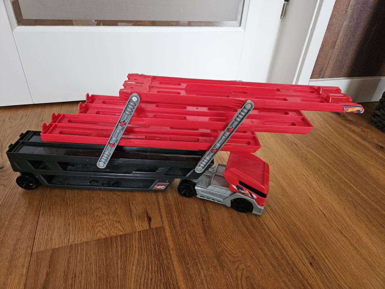 Hot Wheels Mega Truck oplegger (z.g.a.n.)