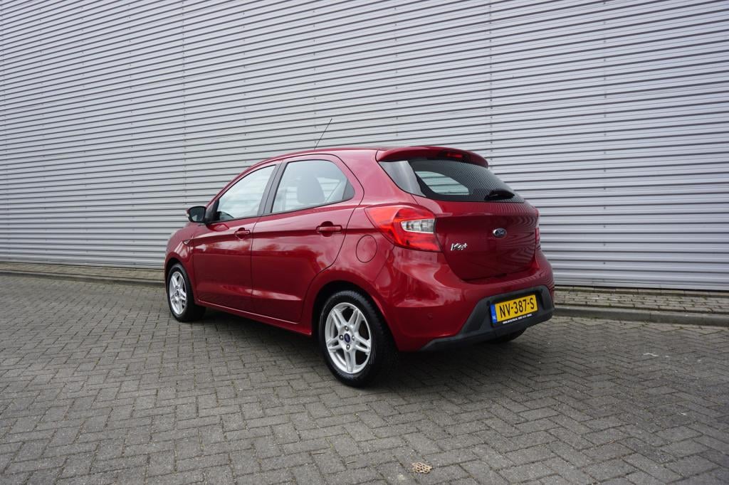 Ford KA ka+ 1.2 trend ultimate airco / cruise / parkeers. / bt / trekhaak /