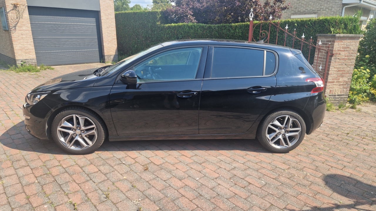 Peugeot 308 1.2 blue lion gt pakket 2017 96.000 km