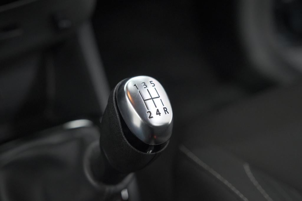 Renault Clio tce 90 limited | camera | navigatie | parkeersensoren | climat