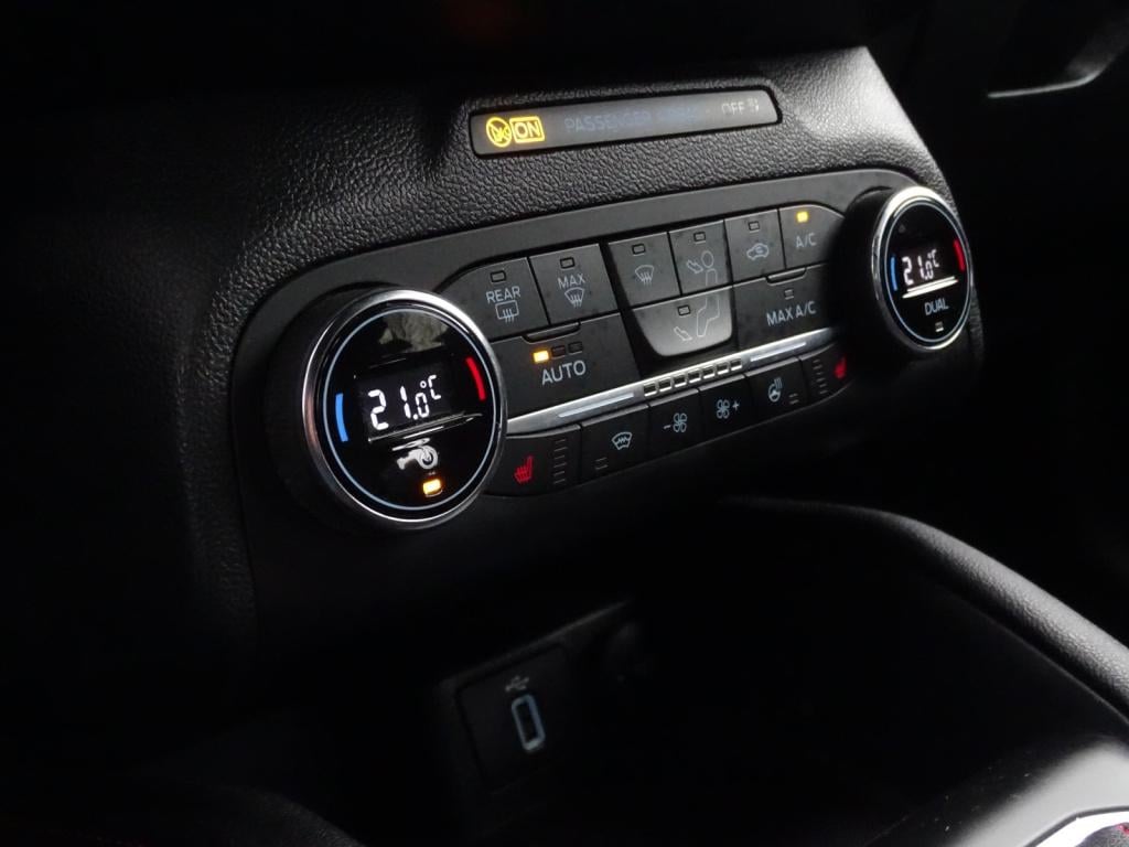 Ford Focus wagon 1.0 ecoboost st line business | led | camera | apple carpl