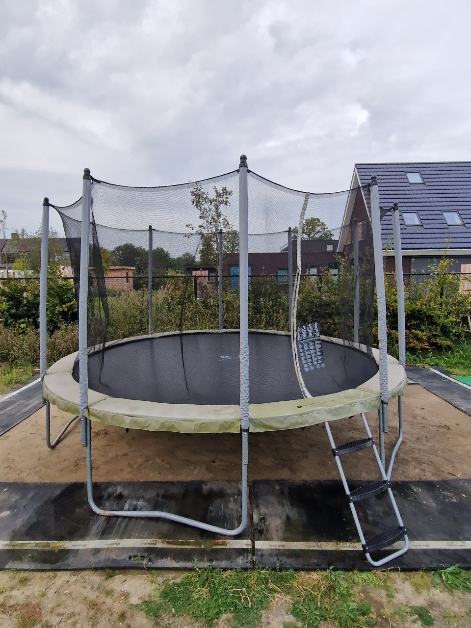 Trampoline
