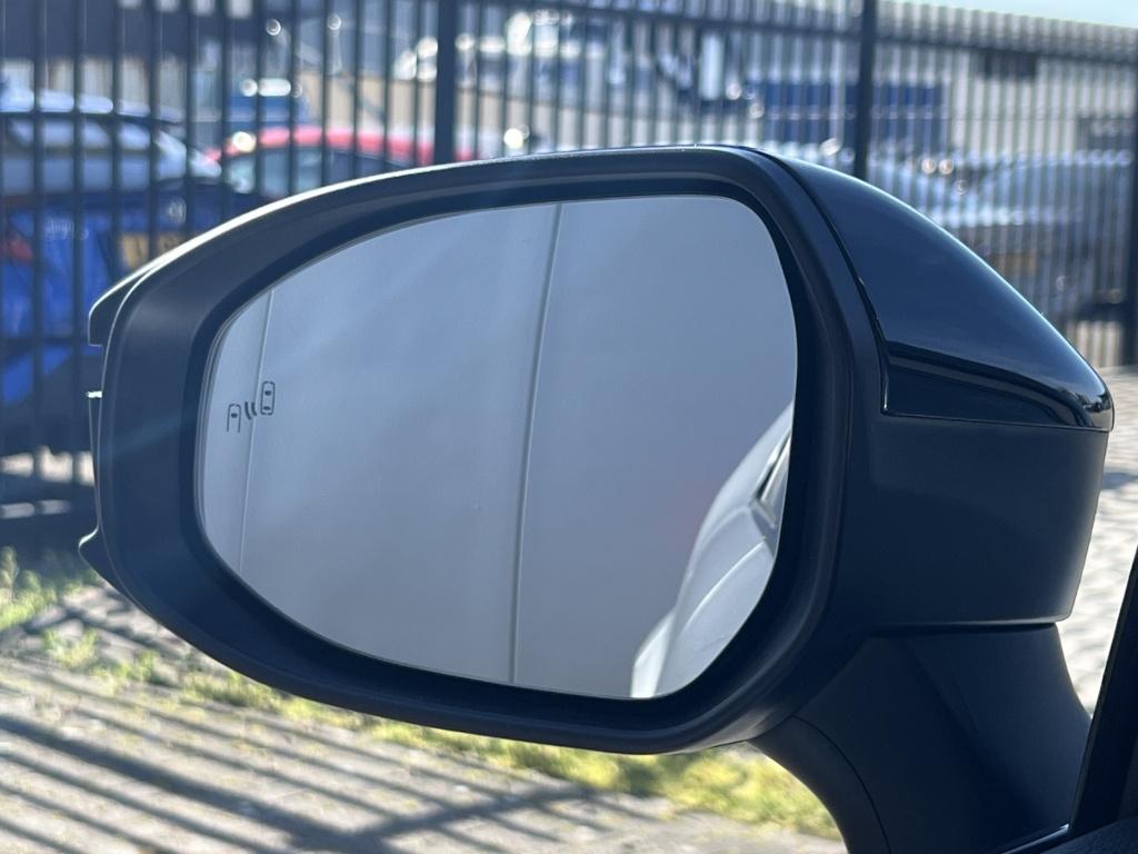 Toyota C-hr 1.8 hybrid 140 dyn