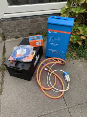 Victron Multiplus 12/2000/80-32 230v met toebehoren