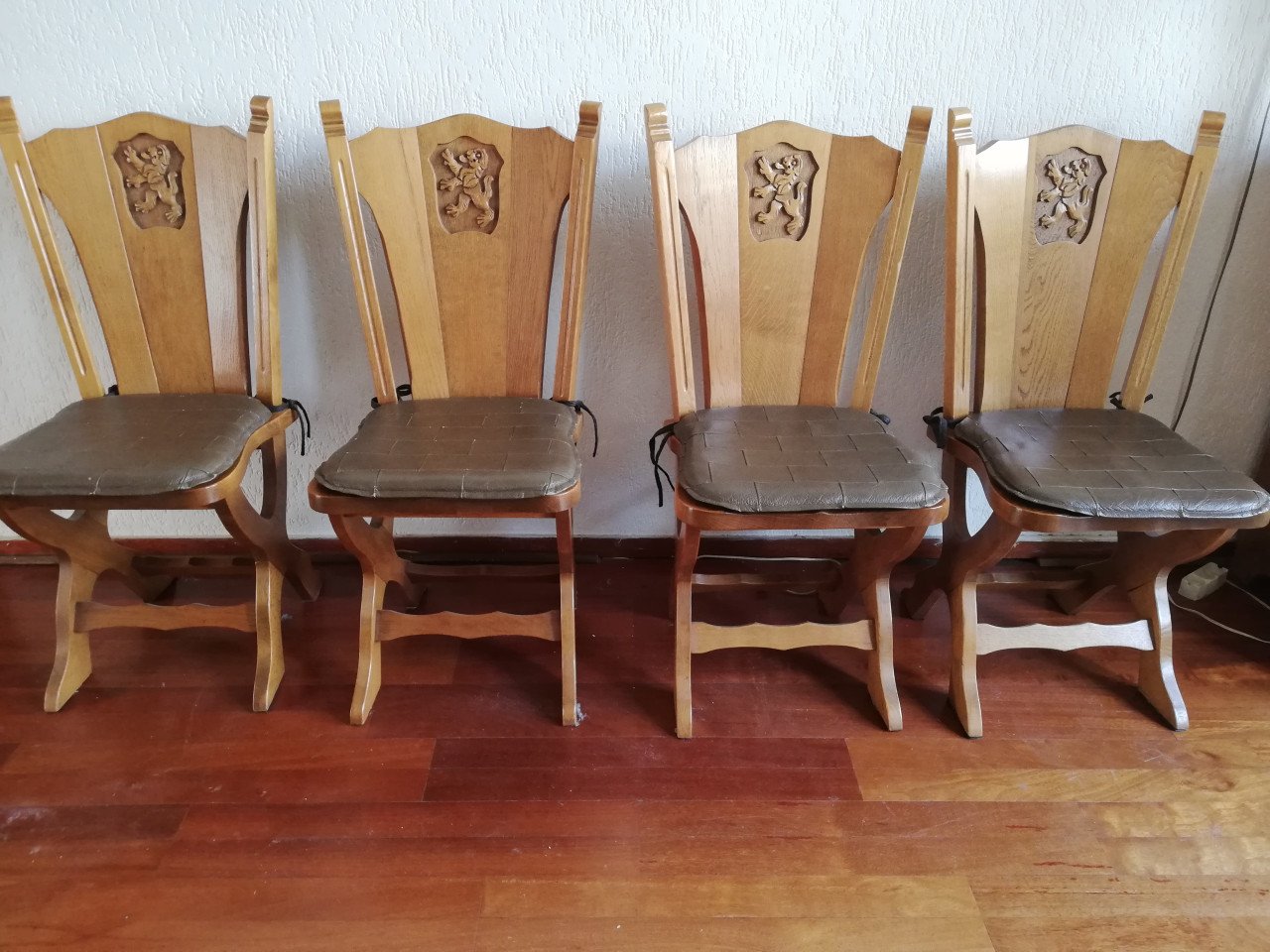 4 stoelen (eetkamer)