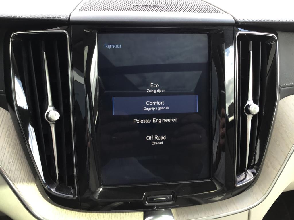 Volvo XC60 2.0 t5 awd inscription luxury luchtvering