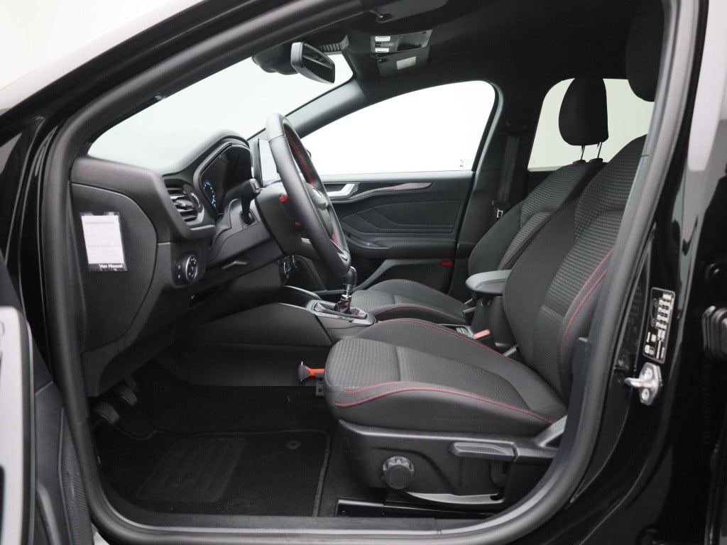Ford Focus wagon 1.0 ecoboost hybrid st line business | lage km stand | nav