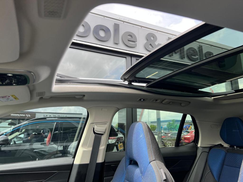 Lynk & Co 01 1.5 261pk phev 7dcth , panoramadak , adaptive cc , carplay