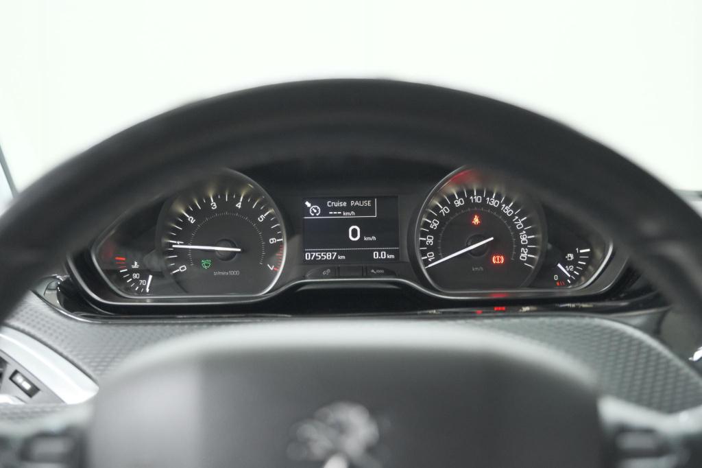 Peugeot 208 puretech 110 tech edition | camera | apple carplay | parkeersen