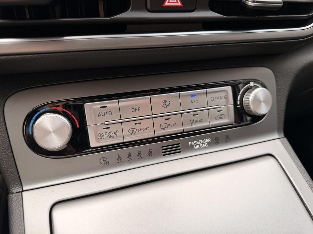 Hyundai Kona ev premium 64 kwh 3 fase | luxe uitvoering | navigatie | hud |