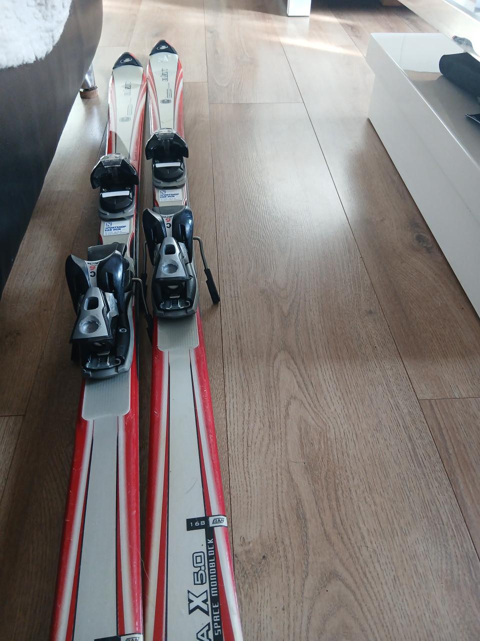 Ski's Elan 1,68 en schoenen mt 43