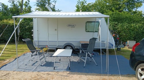 CARAVELAIR ANTARES DE LUXE LICHTGEWICHT CARAVAN MET MOVER!!