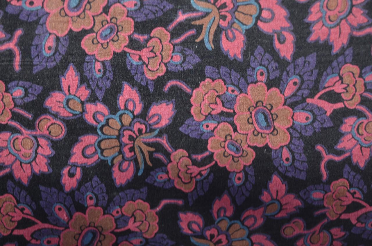 Fraaie antieke (houten?) reiskoffer met goed beslag