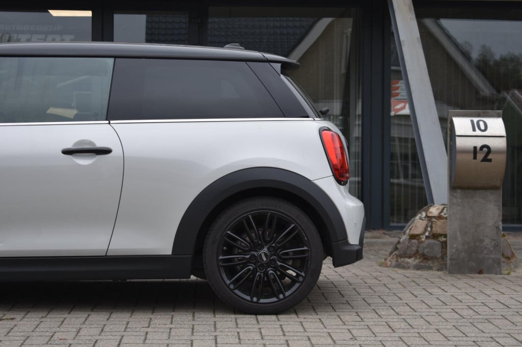 Mini Cooper mini 1.5 apple carplay | stuur / stoelverwarming | dealer onder