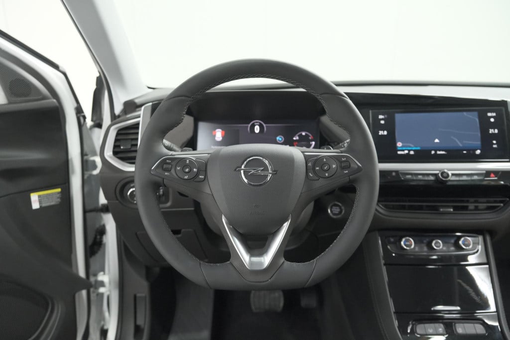 Opel Grandland turbo 130 at8 ultimate | camera | adaptieve cruise control |