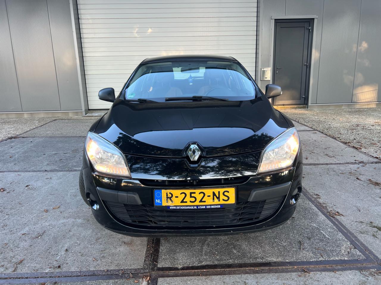 Renault Megane 1.6 Authentique 159.173KM