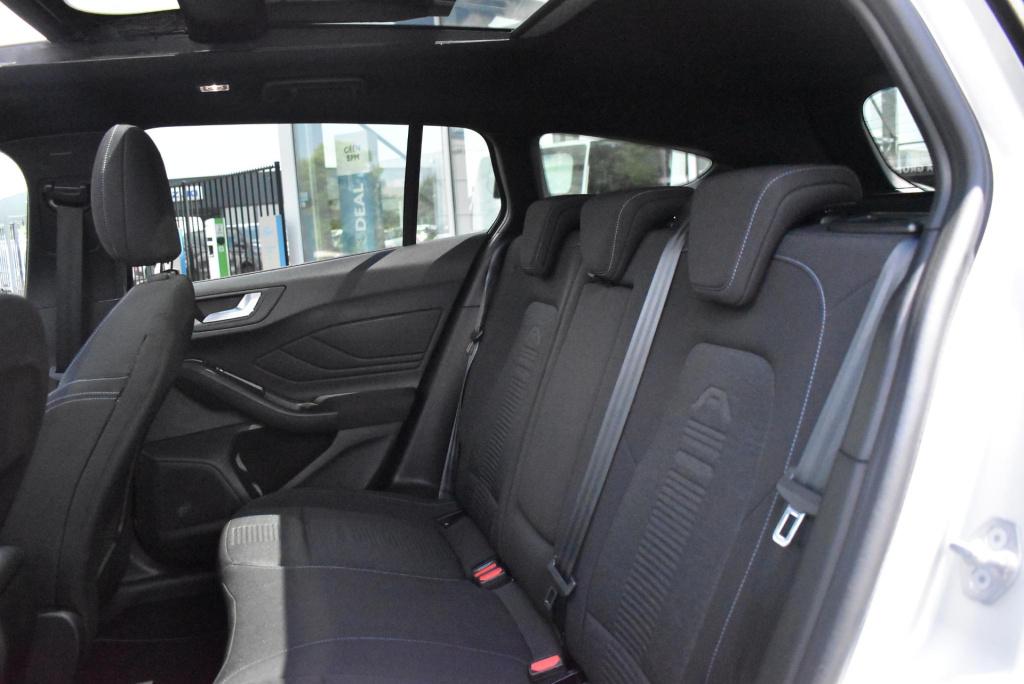 Ford Focus wagon 1.5 ecoboost active x business | automaat | 1500kg trekgew