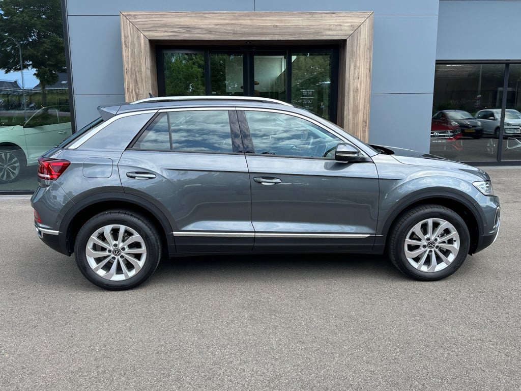 Volkswagen T-roc 1.5 tsi 150pk dsg style carplay | camera | keyless | elek.